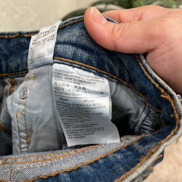 LEVI’S Women’s 550 Relaxed 32 x 32 Blue Jeans NWT - Picture 8 of 16